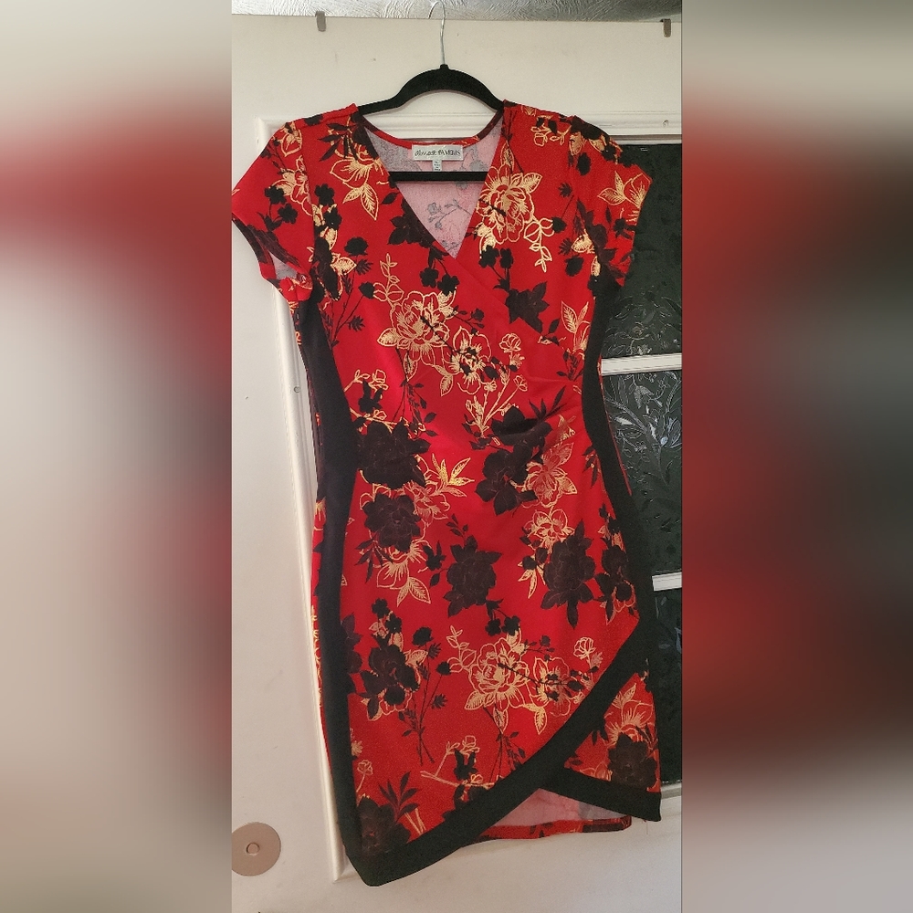 Almost Famous XL Red, Black & Gold Dress